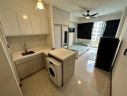 1 Canberra (D27), Condominium #558818531